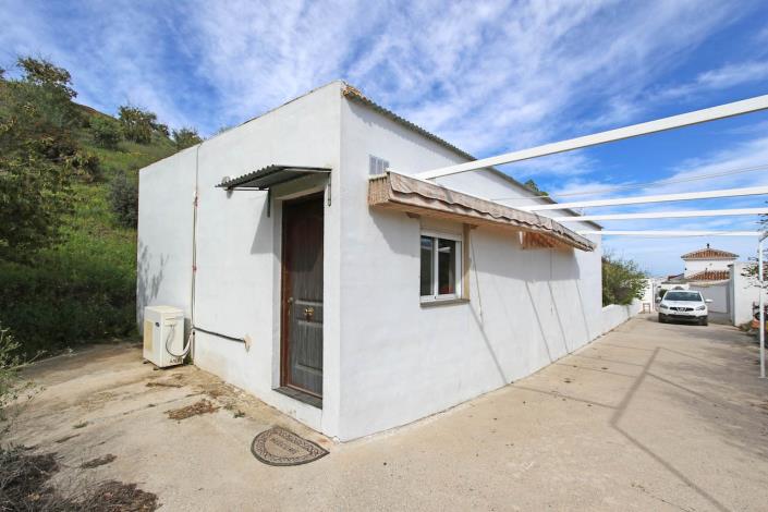 Image No.30-6 Bed Country House for sale