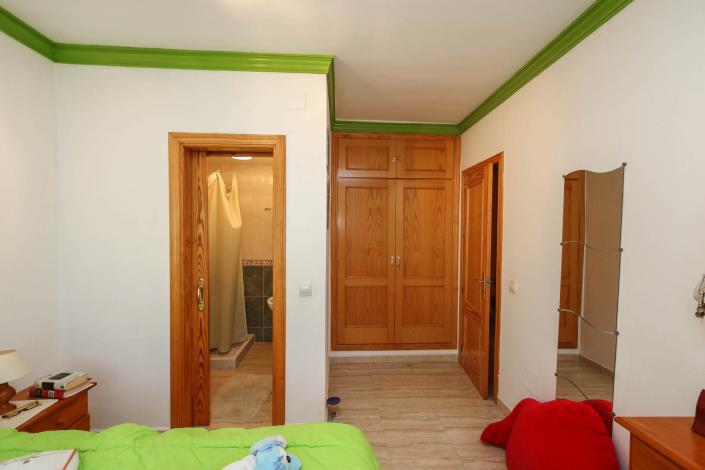 Image No.12-3 Bed Apartment for sale