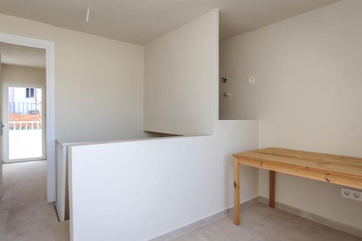 Image No.19-3 Bed Townhouse for sale