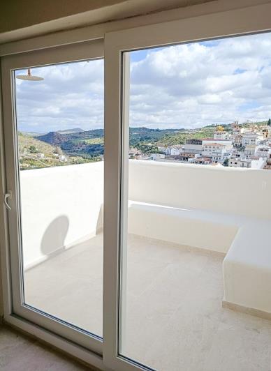 Image No.27-3 Bed Townhouse for sale