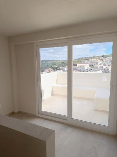 Image No.29-3 Bed Townhouse for sale