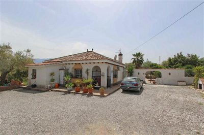 Maison de campagne de 4 chambres à vendre à Alhaurín el Grande