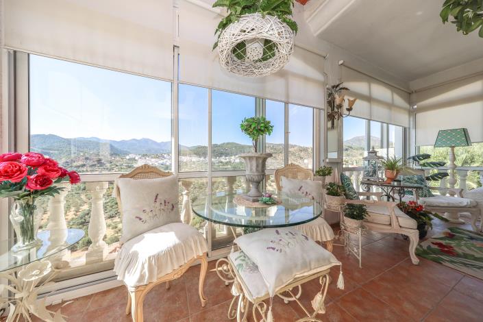 Image No.15-4 Bed Villa / Detached for sale