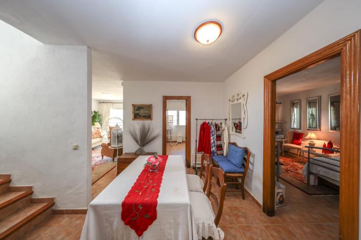 Image No.28-4 Bed Villa / Detached for sale