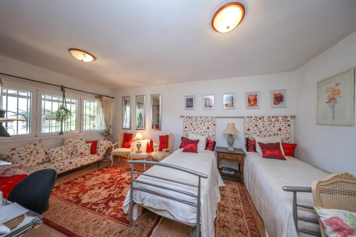 Image No.30-4 Bed Villa / Detached for sale