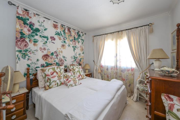 Image No.36-4 Bed Villa / Detached for sale