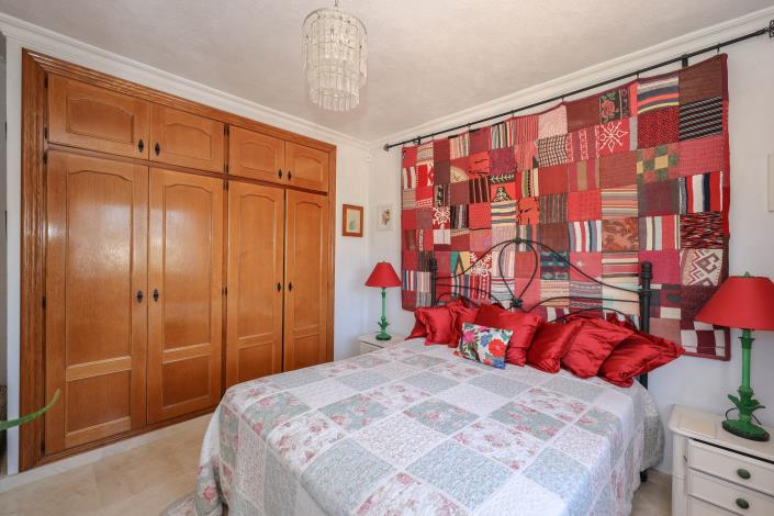 Image No.42-4 Bed Villa / Detached for sale