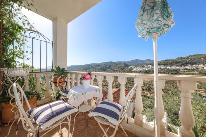 Image No.48-4 Bed Villa / Detached for sale