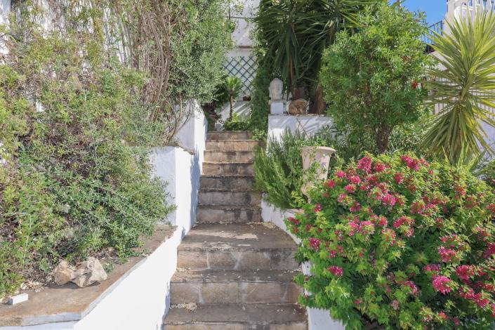 Image No.52-4 Bed Villa / Detached for sale