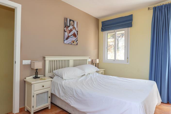 Image No.17-2 Bed Villa / Detached for sale