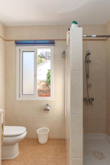 Image No.21-2 Bed Villa / Detached for sale