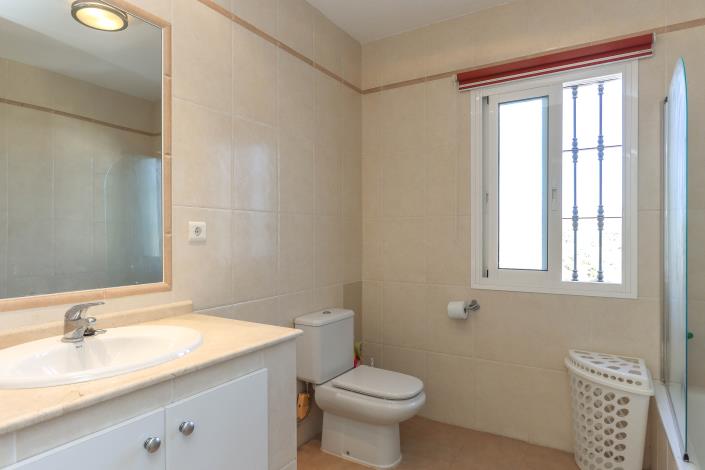 Image No.25-2 Bed Villa / Detached for sale