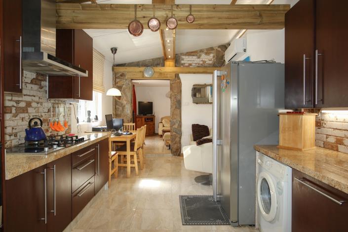 Image No.6-2 Bed Townhouse for sale