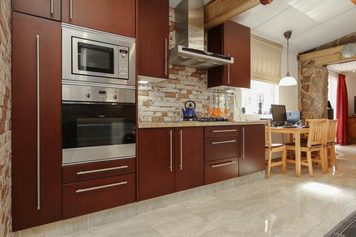 Image No.8-2 Bed Townhouse for sale