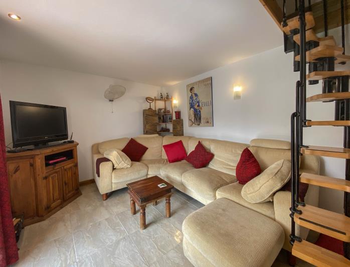 Image No.12-2 Bed Townhouse for sale