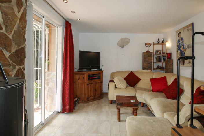 Image No.13-2 Bed Townhouse for sale