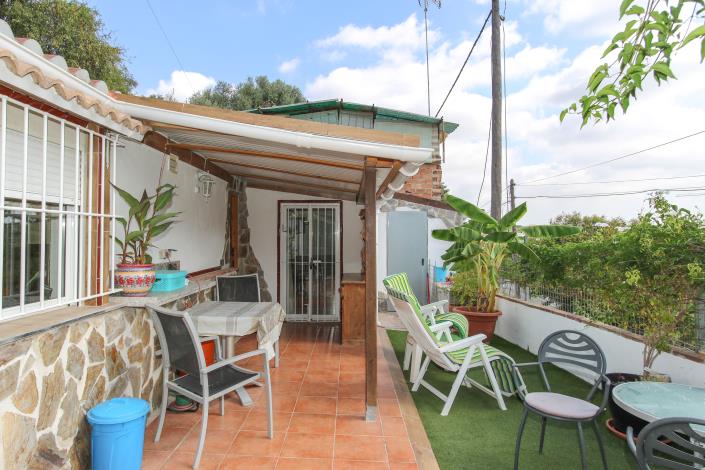 Image No.23-2 Bed Townhouse for sale