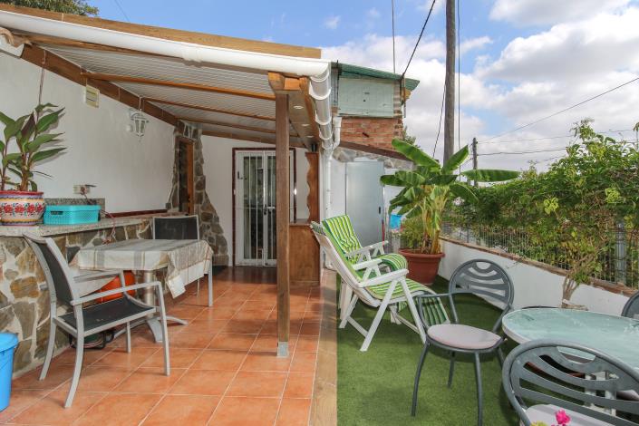 Image No.25-2 Bed Townhouse for sale