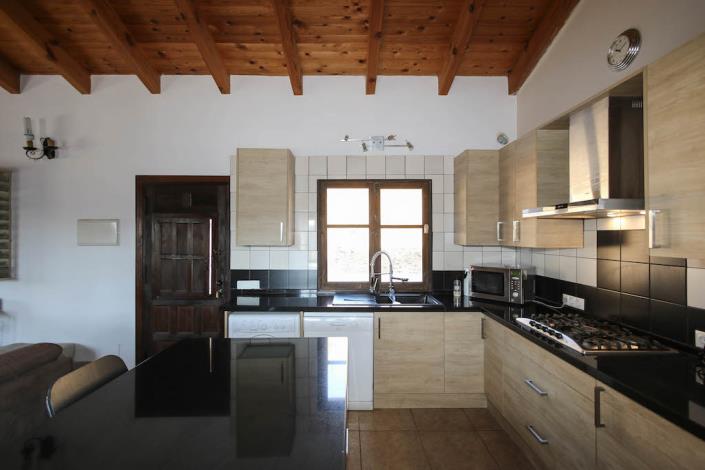 Image No.8-3 Bed Country Property for sale