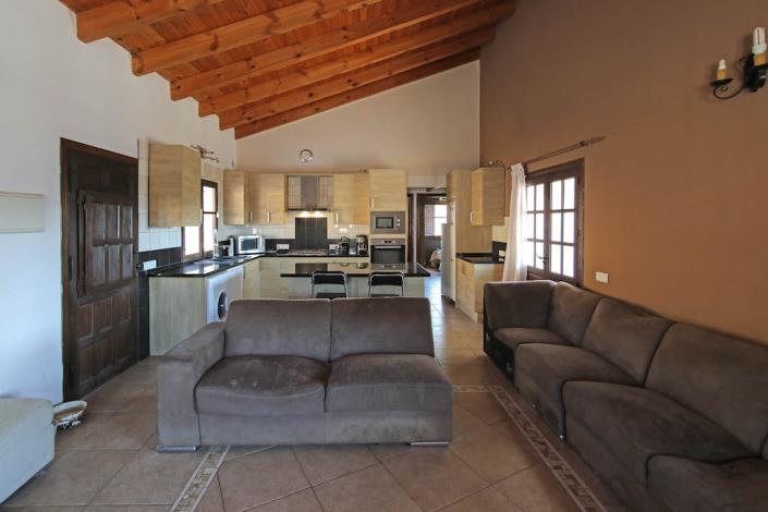 Image No.10-3 Bed Country Property for sale