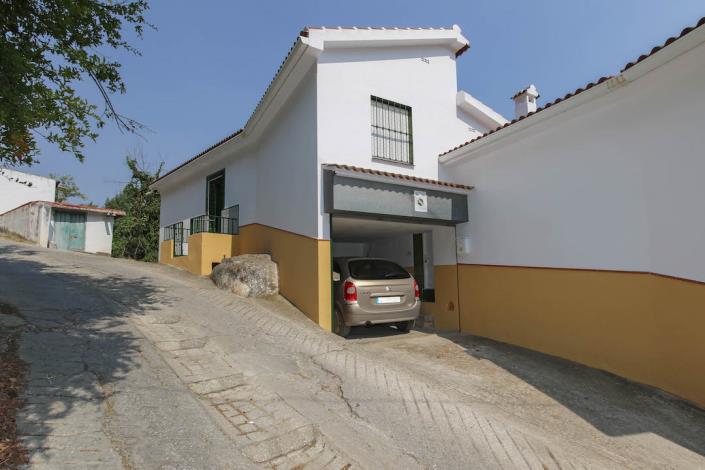 Image No.17-8 Bed Villa for sale