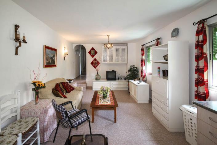 Image No.18-8 Bed Villa for sale