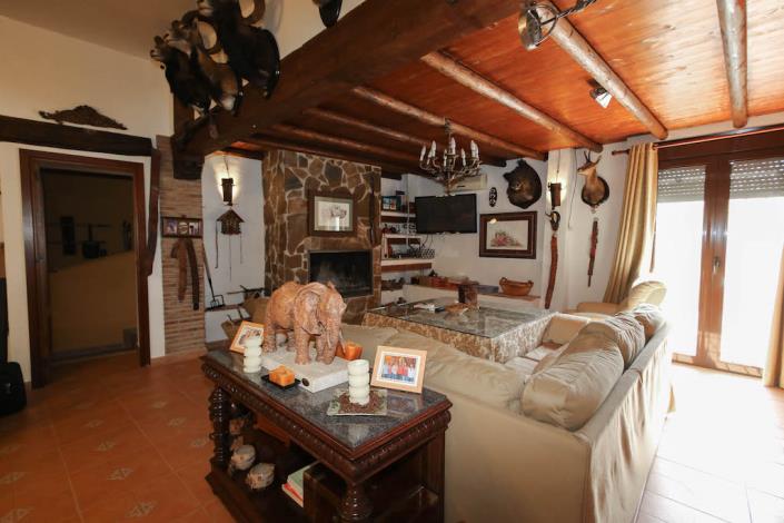 Image No.10-5 Bed Finca for sale