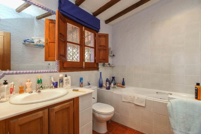 Image No.25-5 Bed Villa for sale