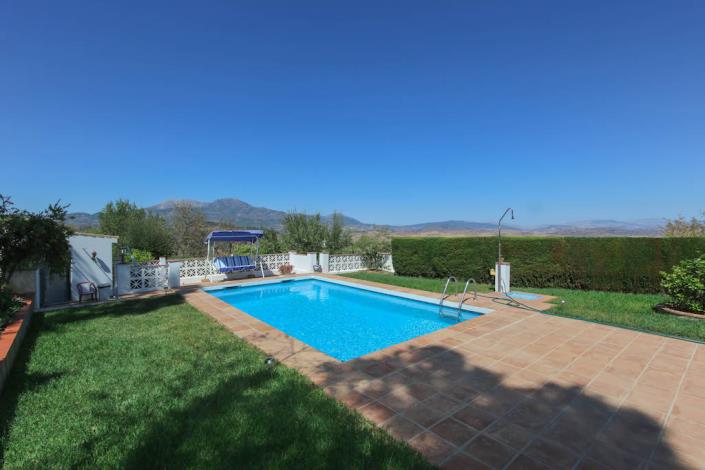 Image No.2-3 Bed Villa / Detached for sale
