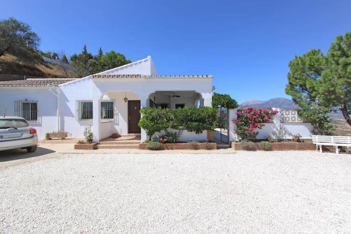 Image No.6-3 Bed Villa / Detached for sale