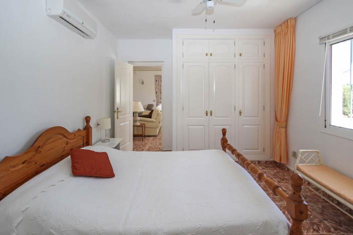 Image No.17-3 Bed Villa / Detached for sale