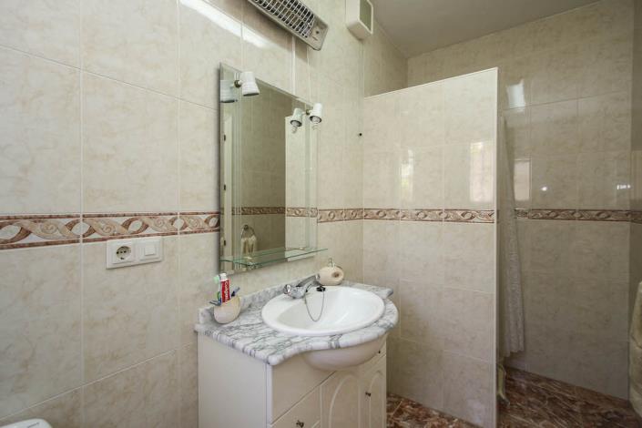 Image No.20-3 Bed Villa / Detached for sale