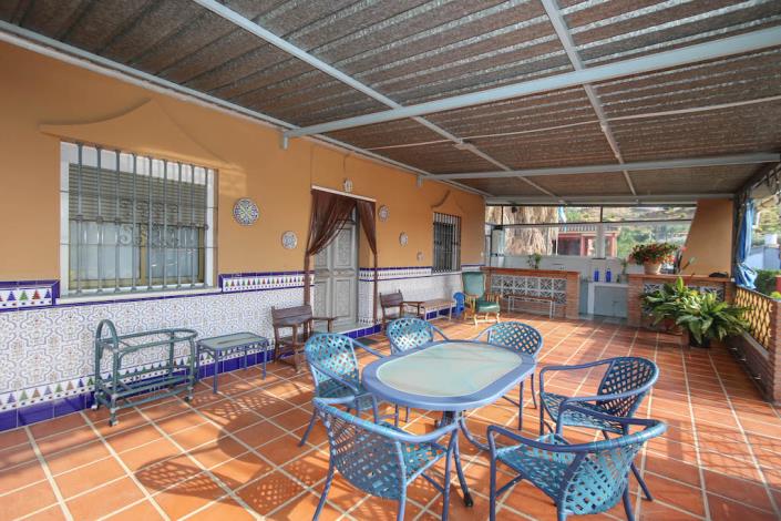 Image No.4-7 Bed Villa for sale