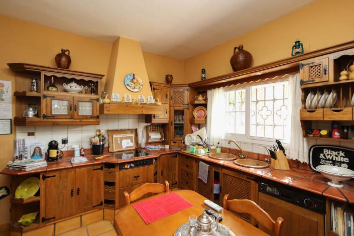 Image No.15-7 Bed Villa for sale