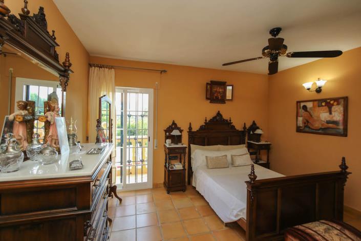 Image No.17-7 Bed Villa for sale