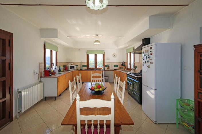 Image No.7-4 Bed Country Property for sale