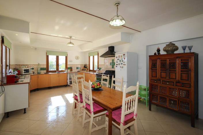 Image No.13-4 Bed Country Property for sale