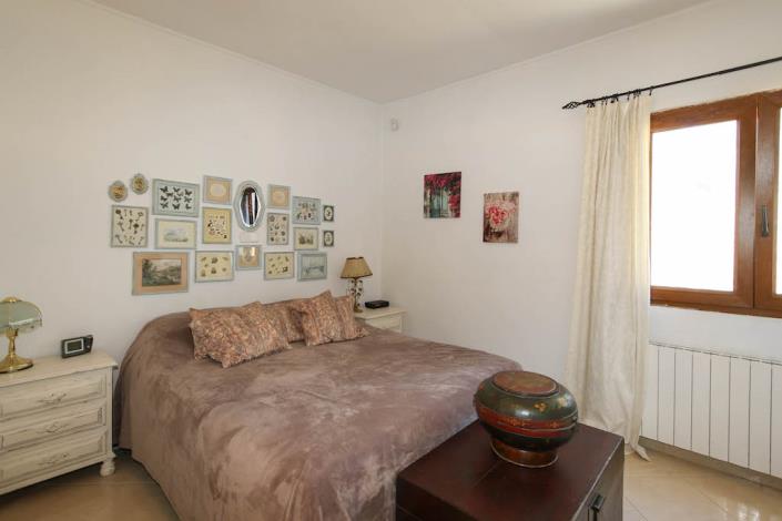 Image No.26-4 Bed Country Property for sale