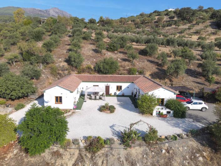 Image No.34-4 Bed Country Property for sale