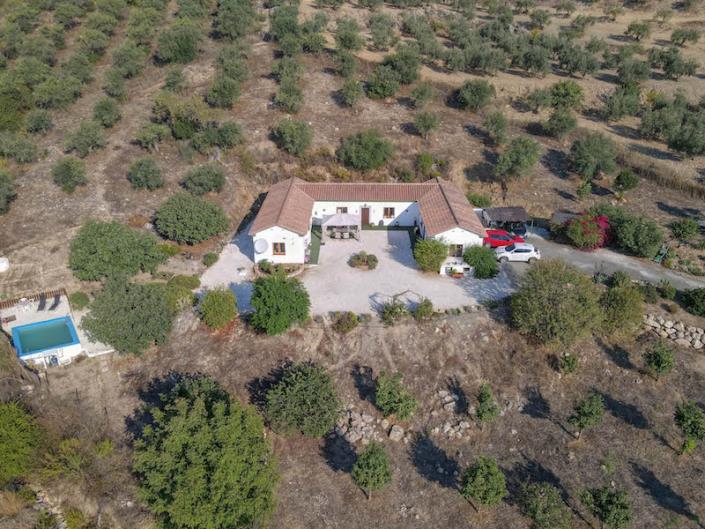 Image No.35-4 Bed Country Property for sale