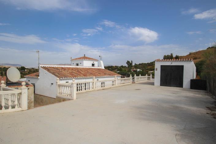 Image No.2-5 Bed Country House for sale