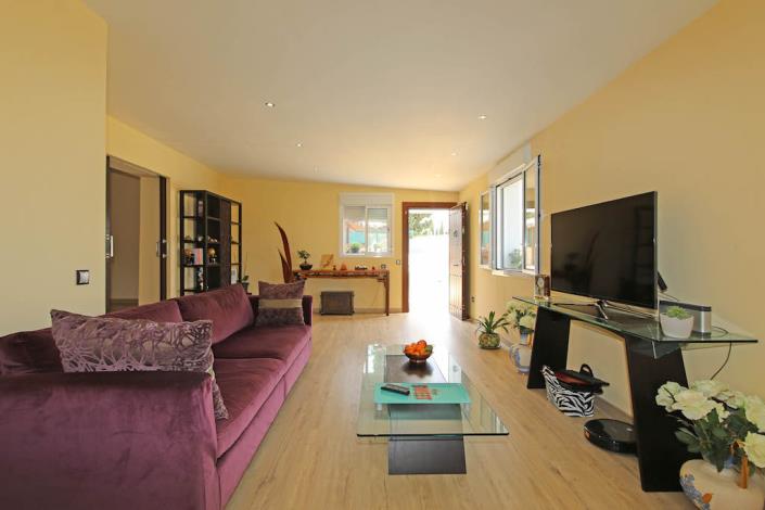 Image No.7-5 Bed Country House for sale