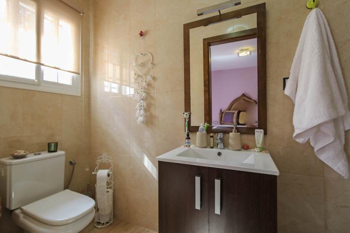 Image No.15-5 Bed Country House for sale