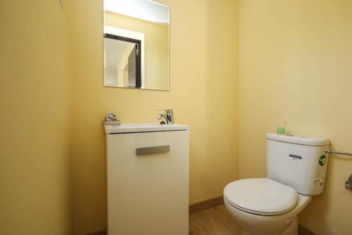 Image No.17-5 Bed Country House for sale