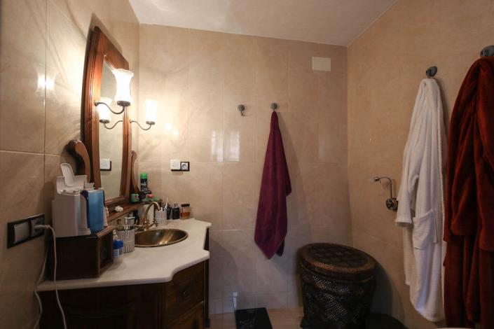 Image No.20-5 Bed Country House for sale