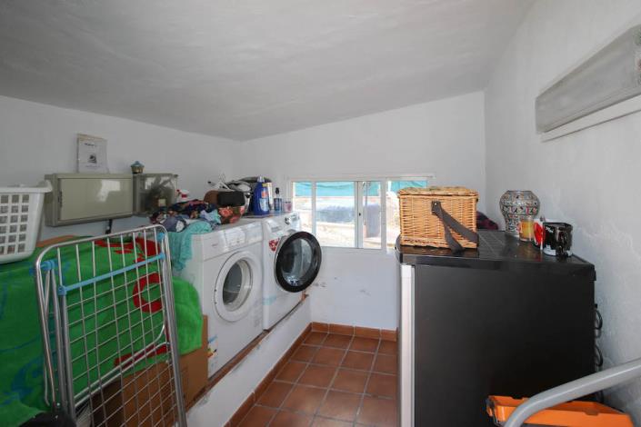 Image No.27-5 Bed Country House for sale