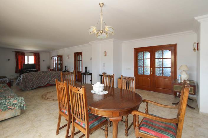 Image No.10-3 Bed Villa / Detached for sale