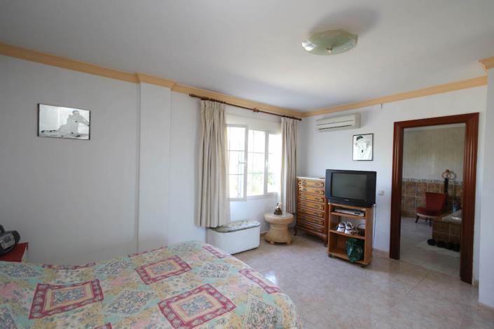 Image No.20-3 Bed Villa / Detached for sale