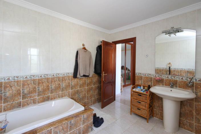 Image No.21-3 Bed Villa / Detached for sale