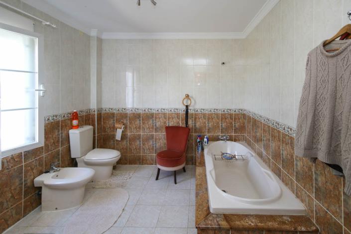 Image No.22-3 Bed Villa / Detached for sale